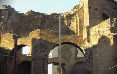 Passeggiata Romana: tra antiche rovine e chiese medievali