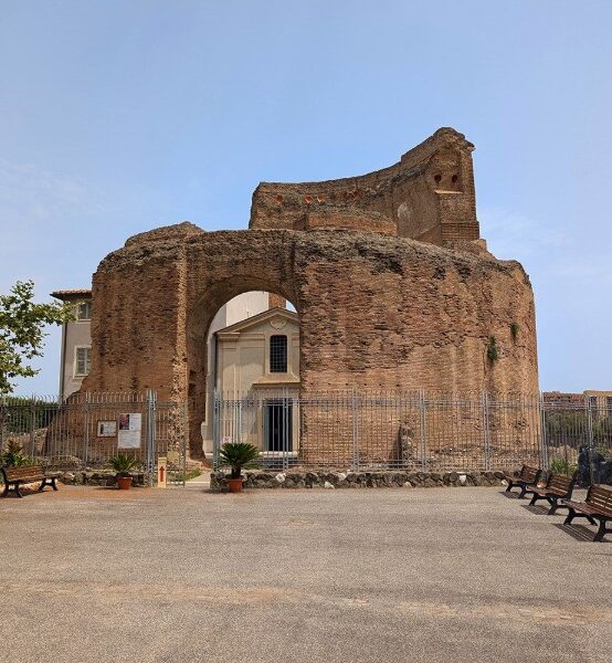 Il Mausoleo di Sant’Elena